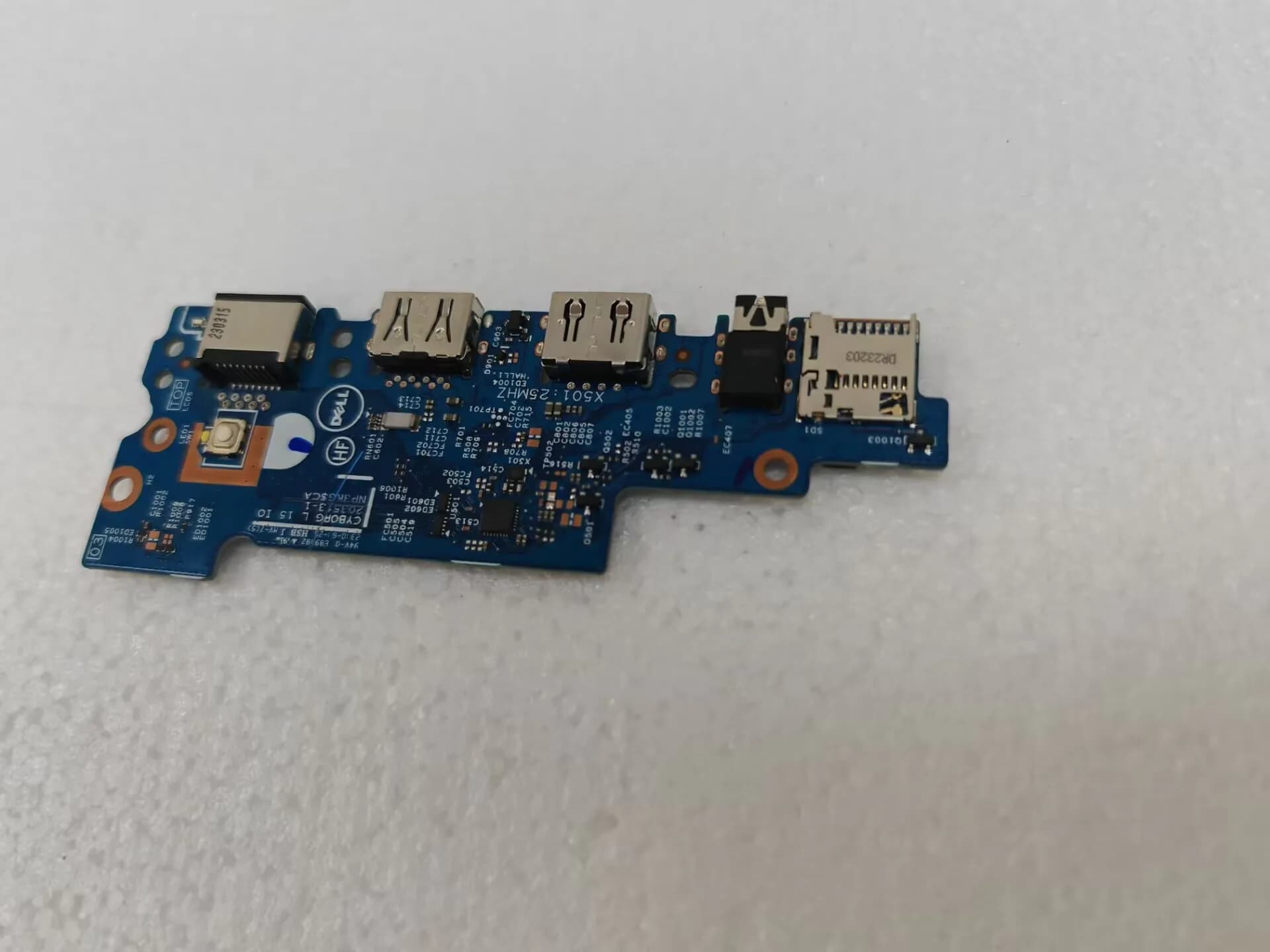 NUOVO Per Dell Latitude 3520 E3520 Scheda del pulsante di accensione Scheda lettore di schede SD USB 0MCCDH
