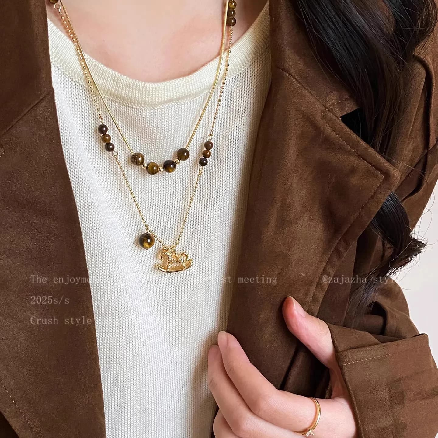 Women's 2026 New Vintage Small Tiger Eye Stone Pendant Necklace, Niche Premium Long Sweater Chain Accessory for Autumn and Winter