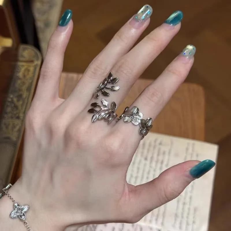 Silver Leaf Flower Ring Vintage Exquisite Metal Ring for Women Waterproof Open Finger Rings Exquisite Party Jewelry Gifts