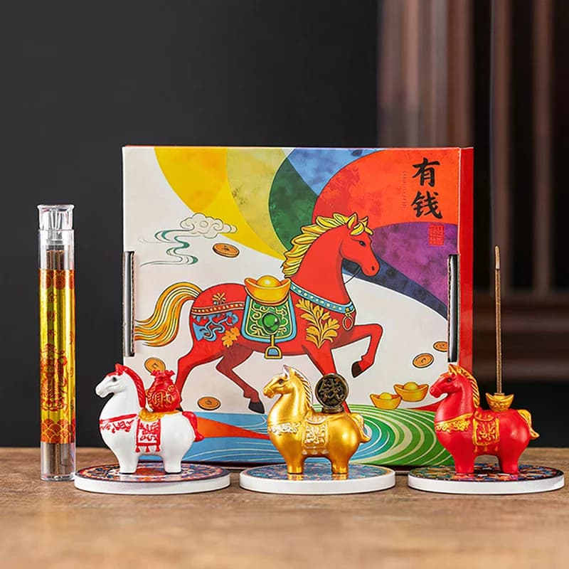 Materiale in resina/ceramica Capodanno cinese Zodiaco Pony Bruciatore di incenso Ornamentale Creativo Porta bastoncini di incenso 2026 Anno del cavallo