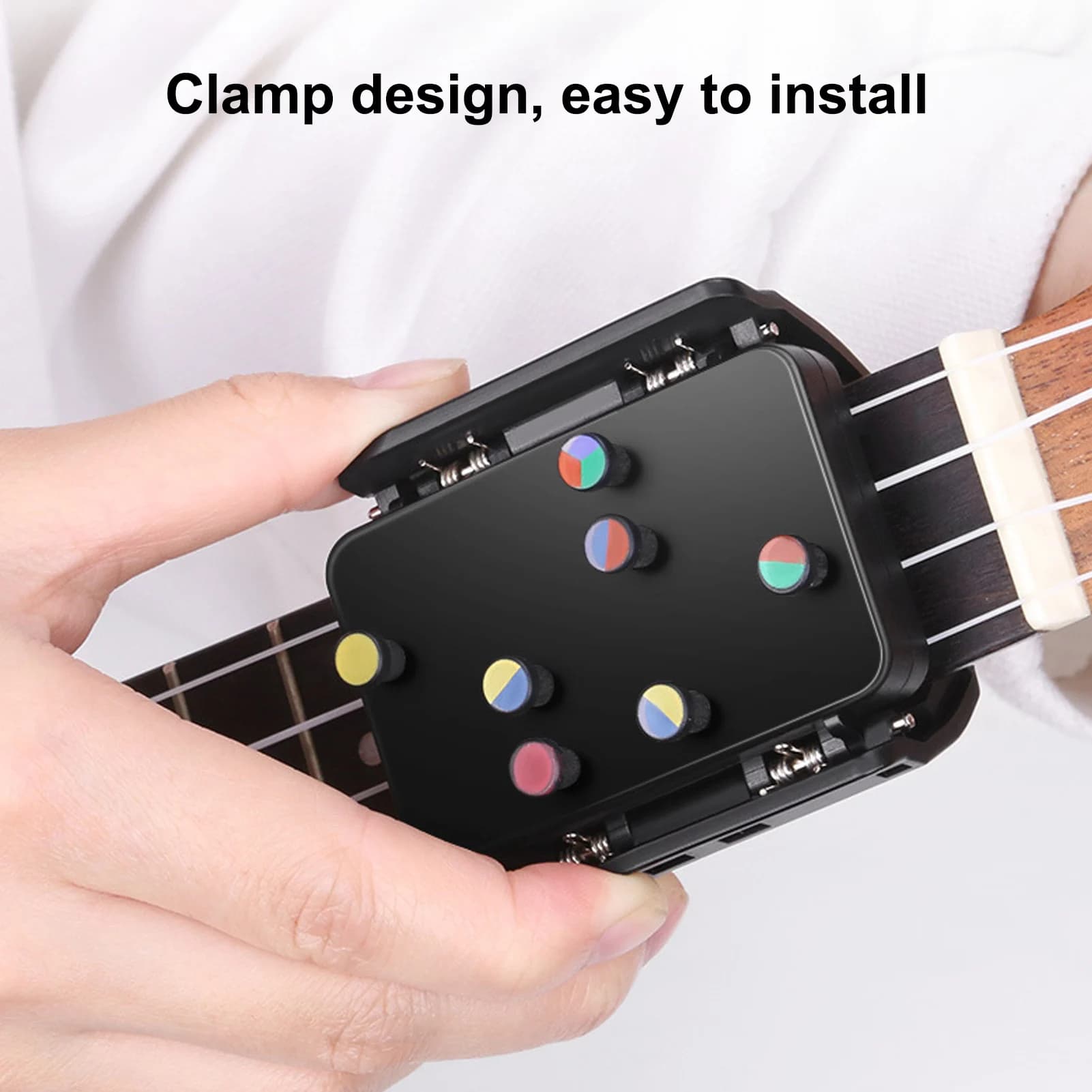 Allenatore di accordi per ukulele Assistente pratico portatile Principiante Strumento di apprendimento assistito con un solo tasto Strumento per allenare accordi per ukulele