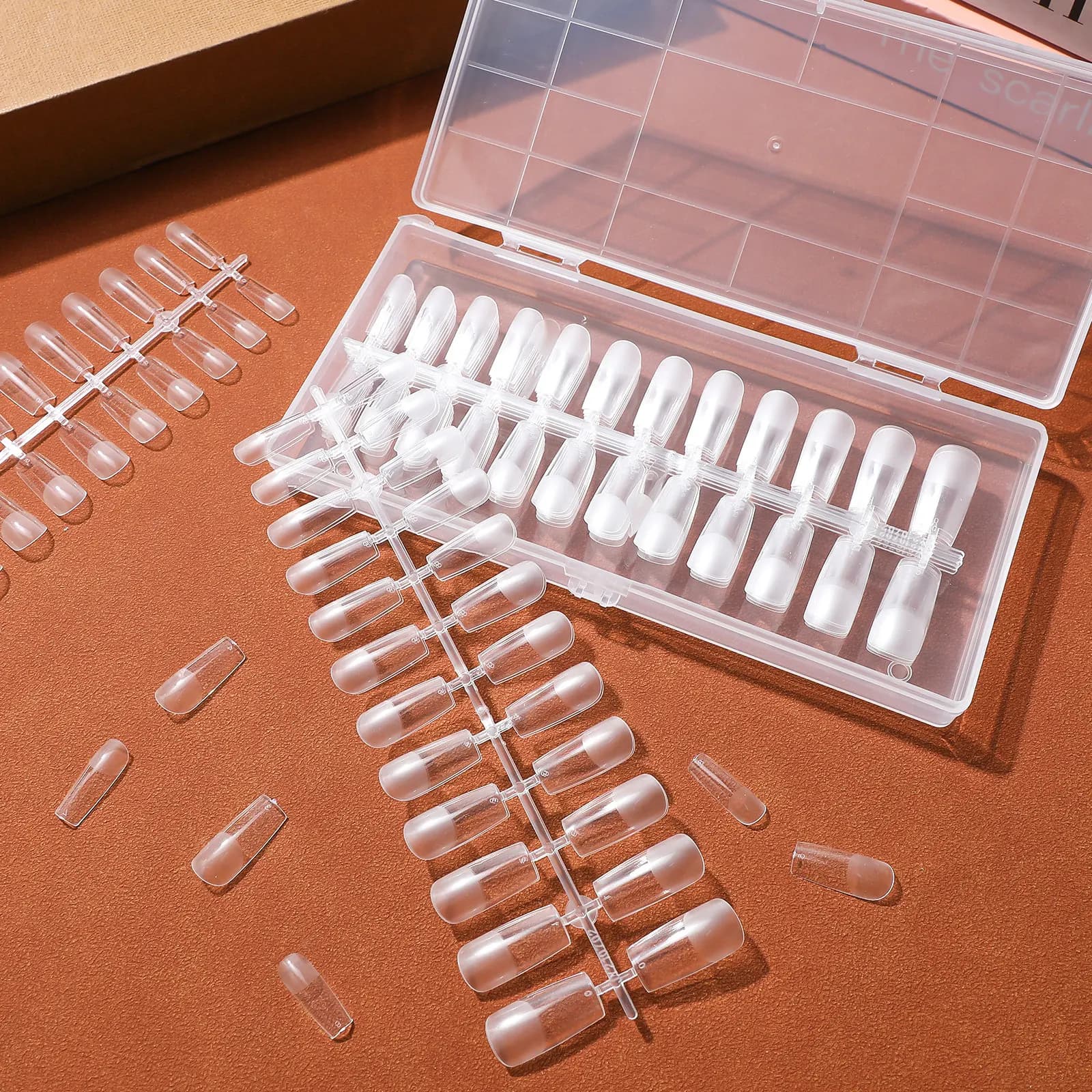 240 Pezzi di Punte per Unghie Trasparenti, Copertura Completa, Unghie Finte Trasparenti per Smalto Gel, Manicure Fai-da-Te, Esposizione Unghie e Pratica in Salone