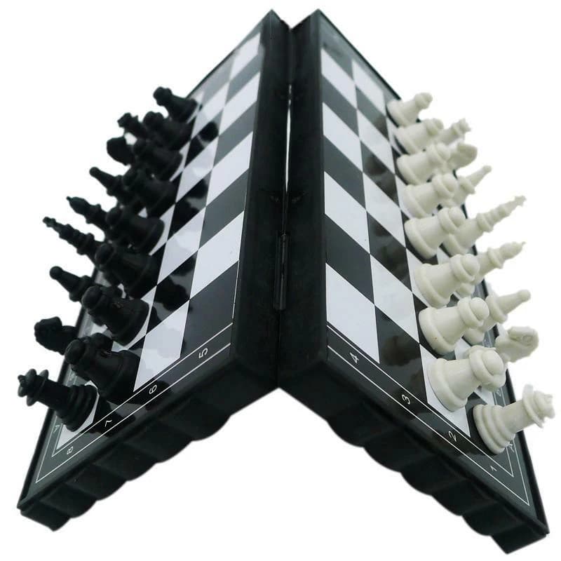 1 set Mini Scacchi Internazionali Pieghevole Scacchiera In Plastica Magnetica Gioco Da Tavolo Portatile Giocattolo Per Bambini Portatile 2025 Trasporto di Goccia