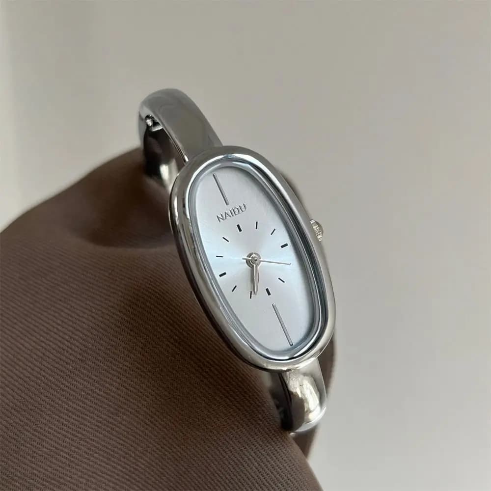 Nuovo Orologio da Polso Ovale Elegante e Lussuoso per Donna, Design con Chiusura Nascosta, Regalo, Orologio al Quarzo