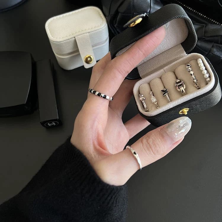 Mini Portable Small Travel Jewelry Bag Simple Leather Ring Earrings Storage Box Gift Box Organizer