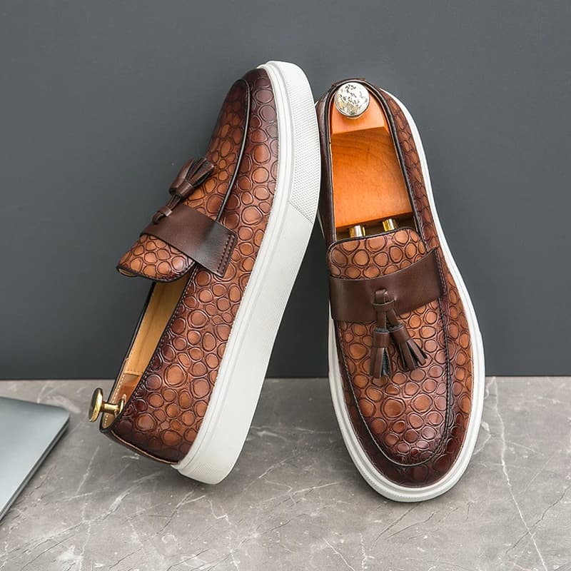 Classic New Male Business Formal Leather Men Shoes Loafers Men Shoes for Wedding All-match Male Comfortable Tassel Casual Shoes