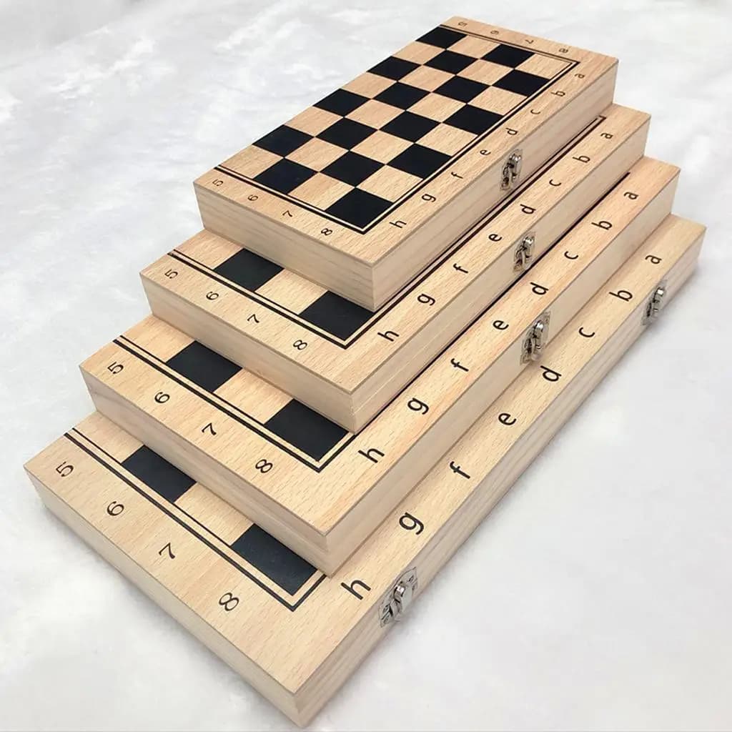 Set di Scacchi Tradizionale in Legno, Scacchiera Pieghevole di Lusso Portatile per Bambini, Intrattenimento Familiare e Sviluppo dell'Intelligenza