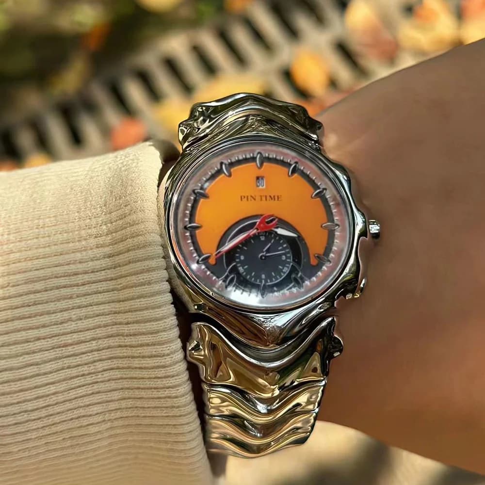 A Two Tone Dial Men's Watch with a Y2K Unique Design Retro and High-End Alloy Strap, a Fashionable Watch Male Clock