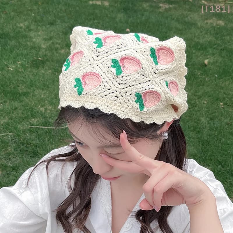 Fascia per capelli triangolare in tessuto per donne e ragazze, con decorazioni a fragola e ciliegia, lavorata all'uncinetto, traforata, per primavera, estate, viaggi e foto