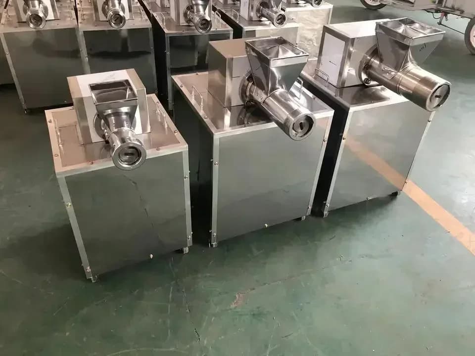 Estrusore per pasta automatico ad alta efficienza per macchina per la produzione di pasta in vendita