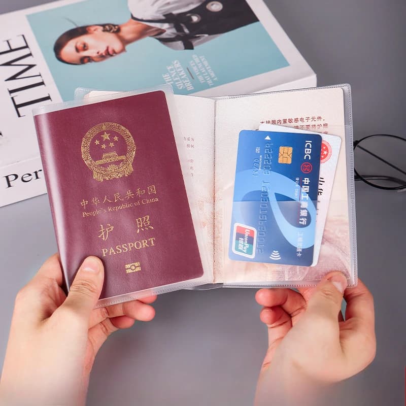 Custodia morbida per porta passaporto con carta trasparente Portafoglio da viaggio Custodia protettiva per passaporto trasparente satinata impermeabile