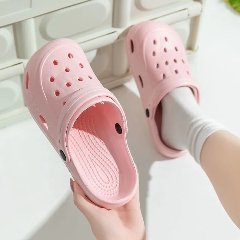Pantofole da donna estive scavate Sandali da donna leggeri da esterno in EVA antiscivolo con suola spessa Scivoli da spiaggia Scarpe da giardino per coppia