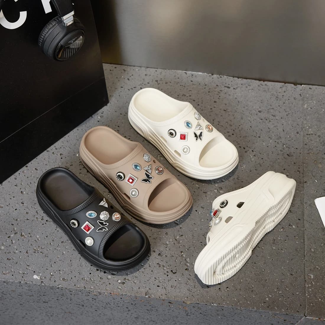 Pantofole da esterno estive da donna nuove alla moda per ragazze adulte con altezza crescente Pantofole da spiaggia in tinta unita con punta aperta Scivolo con suola spessa