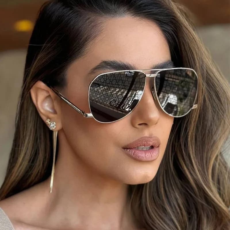 High Quality Sunglasses Men Pilot Shape UV400 Protection Women Sun Glasses Driving Hiking Travelling Woman Sun Glass