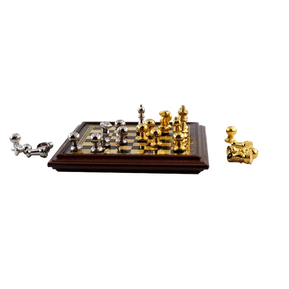 1/12 Accessori per casa delle bambole Mini Scacchi in lega Pezzi per scacchiera in miniatura Set Modello giocattolo per la decorazione della casa delle bambole ob11
