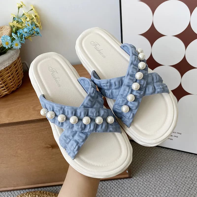Floral sandals with women's pearls, summer beach slippers, non-slip, casual, flat, fashionable, light and breathable, with floral decorations.