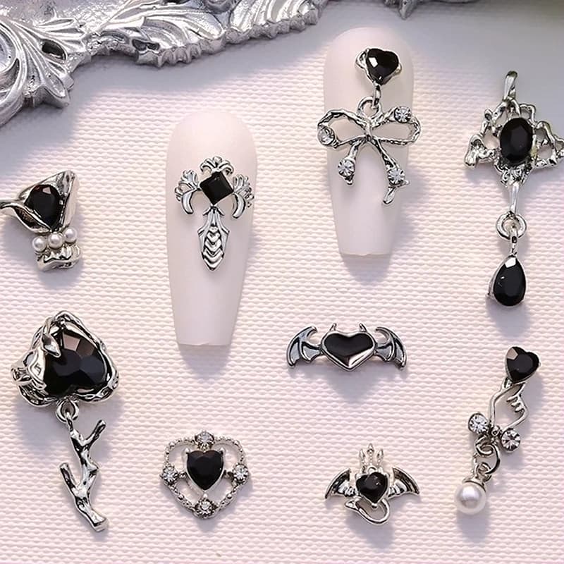10 pezzi di ciondoli con strass per nail art a forma di cuore nero, accessori pendenti per parti di decorazioni per manicure, materiali per la decorazione delle unghie