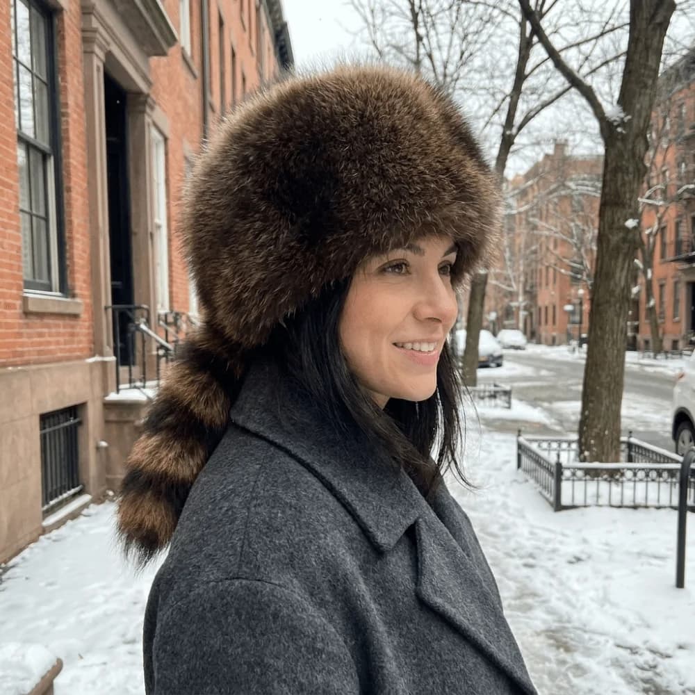 New Thickened Raccoon Tail Hat Windproof Comfortable Ear Protection Hat Flat Top Warm Faux Fur Beanie Unisex