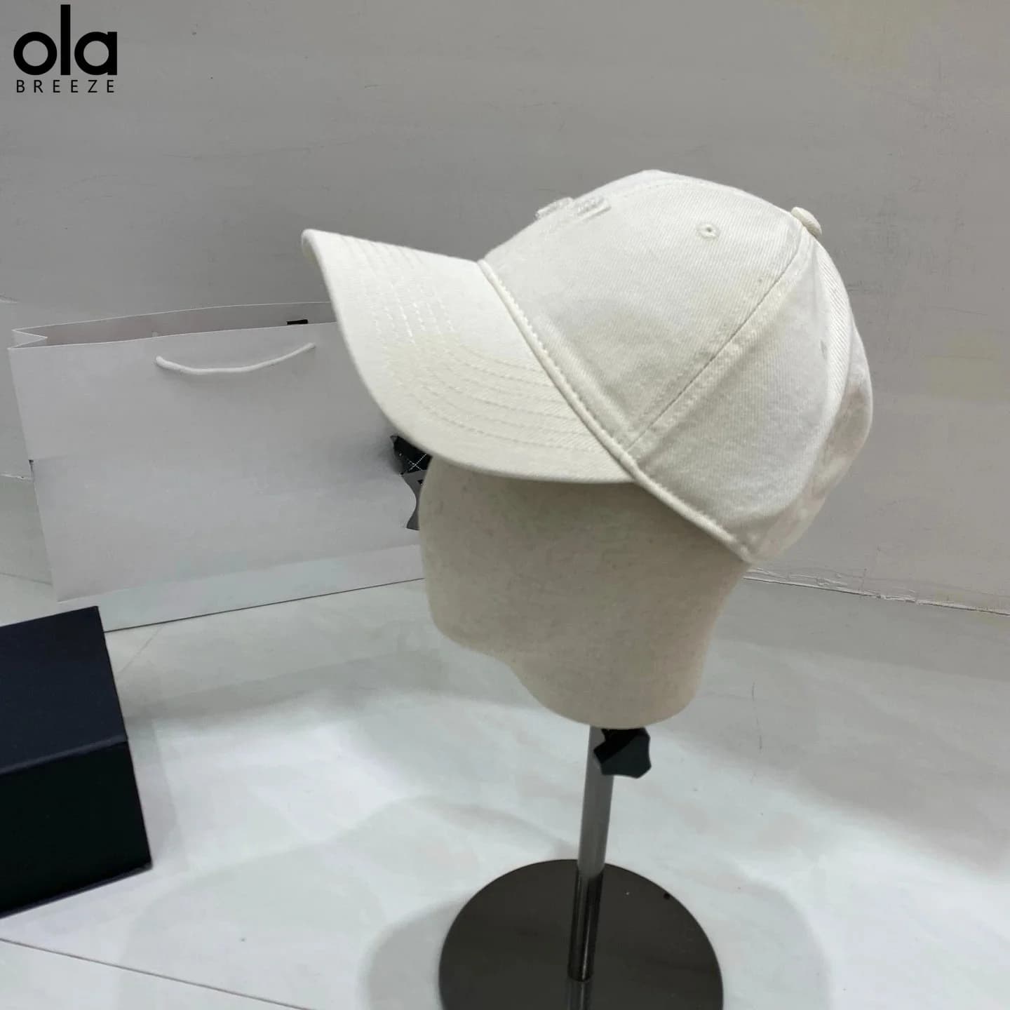 2026 Ola breeze YOGA Letter Embroidered Baseball Cap Fashion Couple Snapback Cap Men and Women Sun Hats