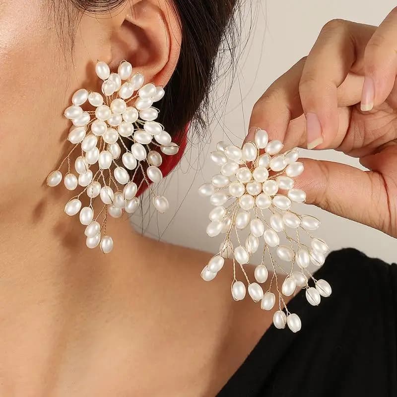 Vintage Imitation Pearls Flower Earrings for Women Luxury Handmade Beading Tassels Long Earring Bridal Wedding Party Jewelry