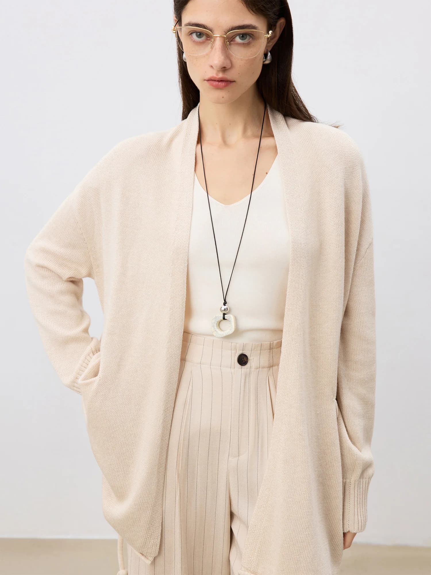 ZIQIAO Cardigan da donna color farina d'avena Top 2025 Primavera Nuovo temperamento maglione grigio stile accappatoio maglione cappotti 25ZQ91080