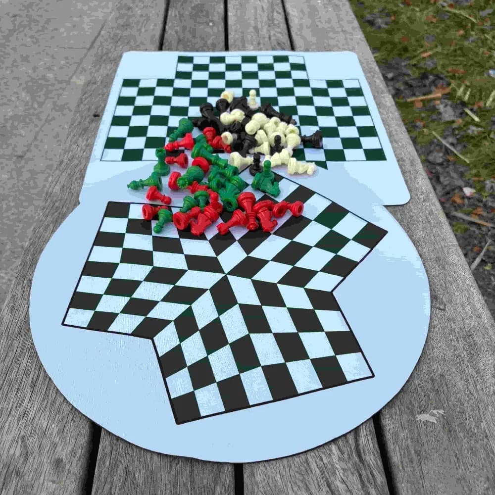 3-4 players Chess Board Game, including 35cm/13.78in Chess mat and 48/64pcs Colorful Chess 3-4 different color 16 PCS per color