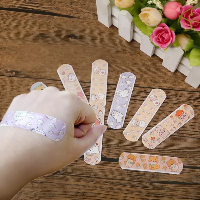 100 pz 120 pz Per Set Cartoon Cerotto Cerotti PE Impermeabili per I Bambini Medicazione Della Ferita Patch Nastro di Primo Soccorso Bende Adesive