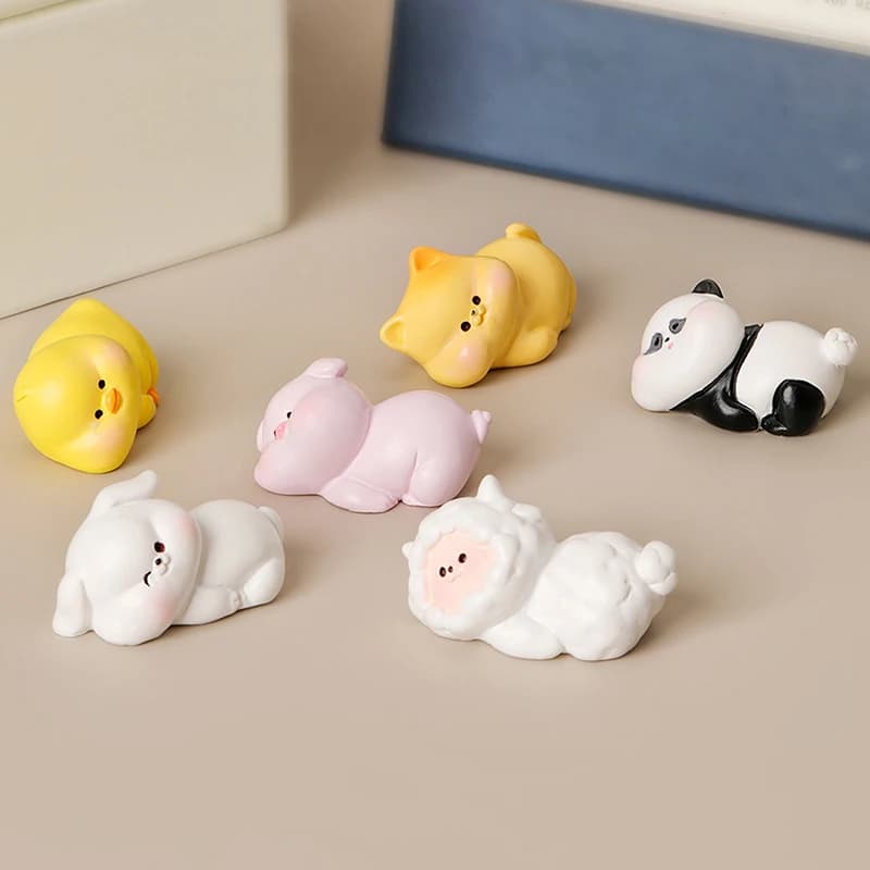 1 Pezzo Figurine di Animali Cartoon Carini: Orso, Coniglio, Gatto, Cane, Anatra, Miniature per Decorazioni da Scrivania e Auto, Idee Regalo Fai-da-Te