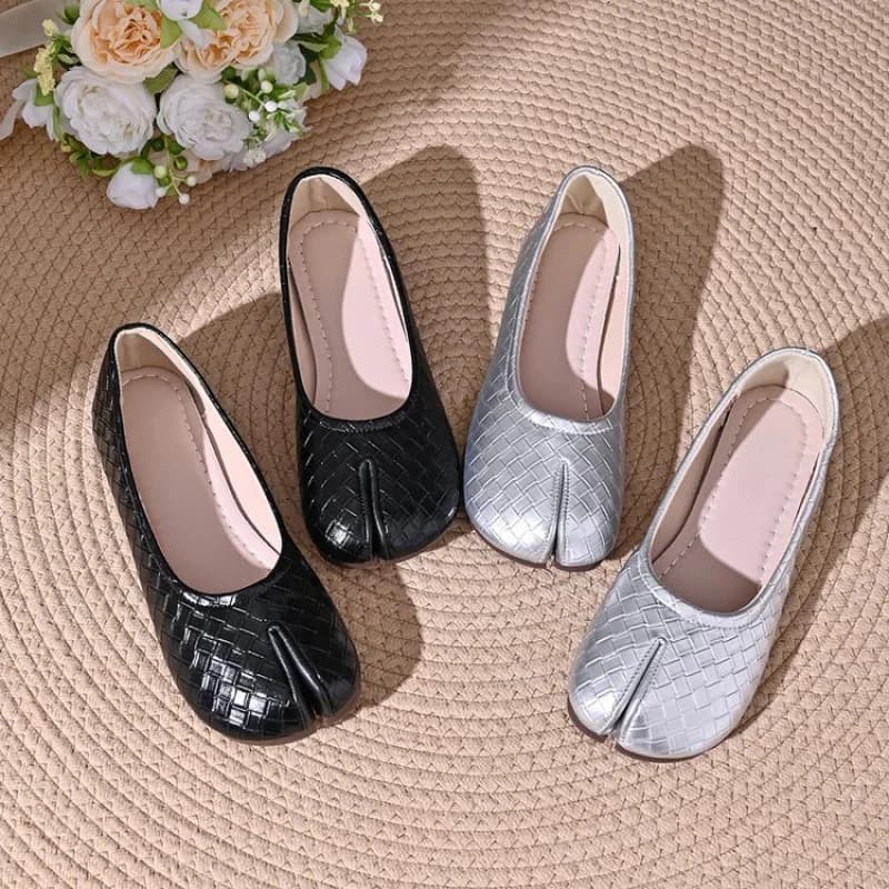 Niche design split toe shoes women's retro silver pig's trotters non-slip versatile shallow mouth flat sole slip-on single shoes