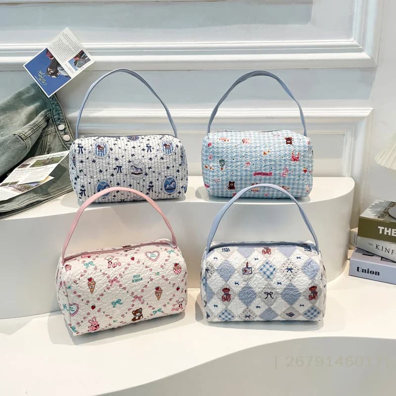 daYY26 daTravel bag for Cosmetics with Fashion Card Design, Casual Organizer for Cheats and Toiletry, Great Capacity, Portable, Gift Idea