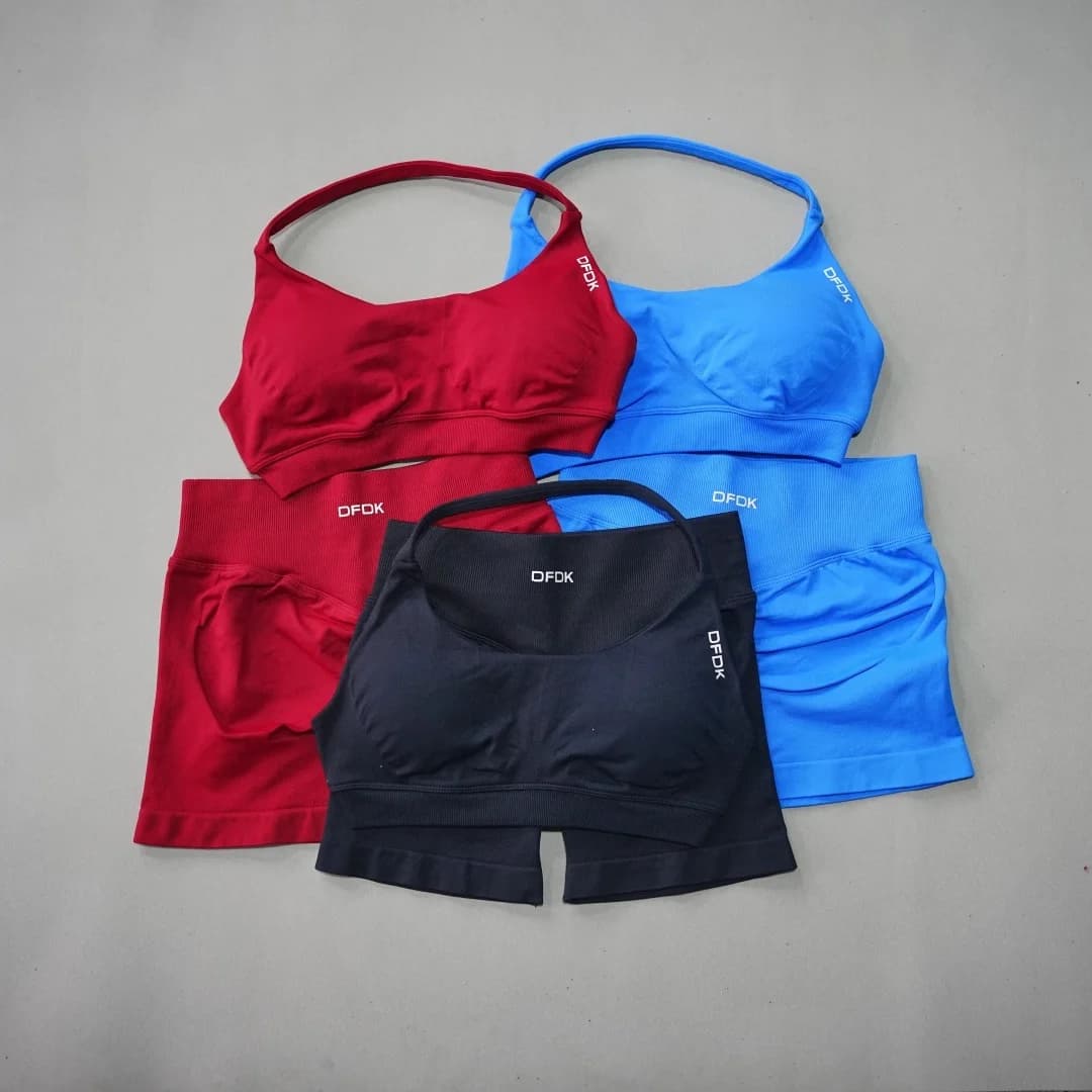 DFDK Set sportivo da donna in 2 pezzi, reggiseno sportivo con lacci, pantaloncini senza cuciture, leggings, tuta da ginnastica per yoga, fitness, corsa