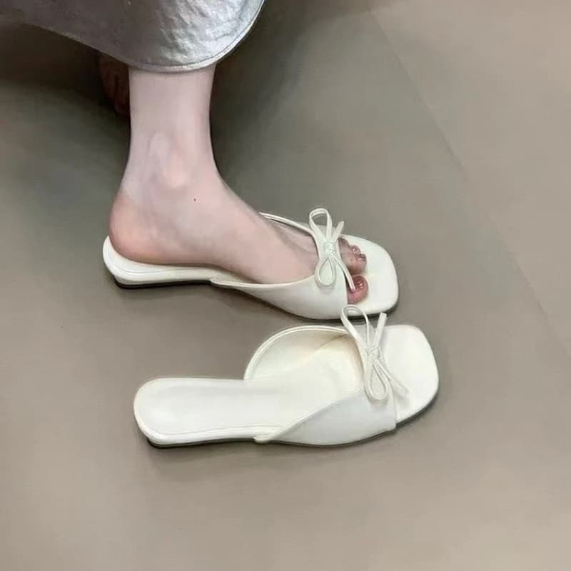 Sandali con Fiocco alla Moda a Punta Aperta, Nuovi Modelli Estivi 2026, Scarpe con Tacco Medio a Punta Quadrata e Fondo Morbido