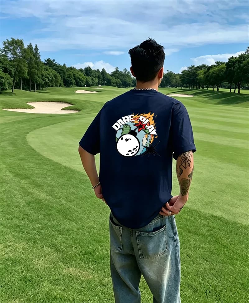 T-shirt da golf da uomo blu navy Street Style DARE TO PLAY con grafica a pallina da golf, casual, a maniche corte
