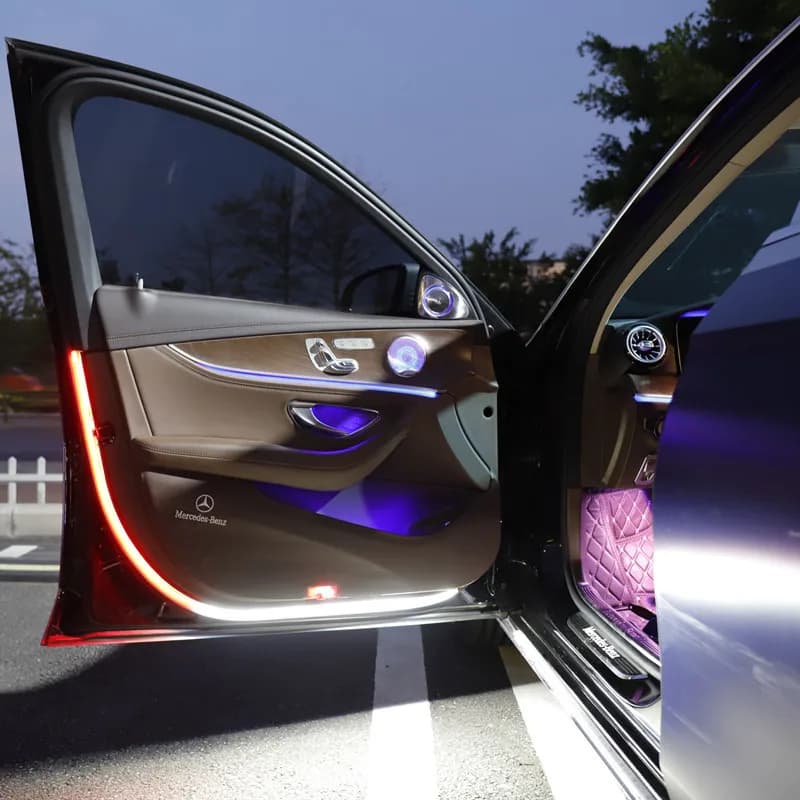 Decorazione portiera auto Strisce luminose di benvenuto Luci stroboscopiche lampeggianti Sicurezza 12V 120cm Avvertimento apertura LED Striscia lampada ambientale a LED Auto