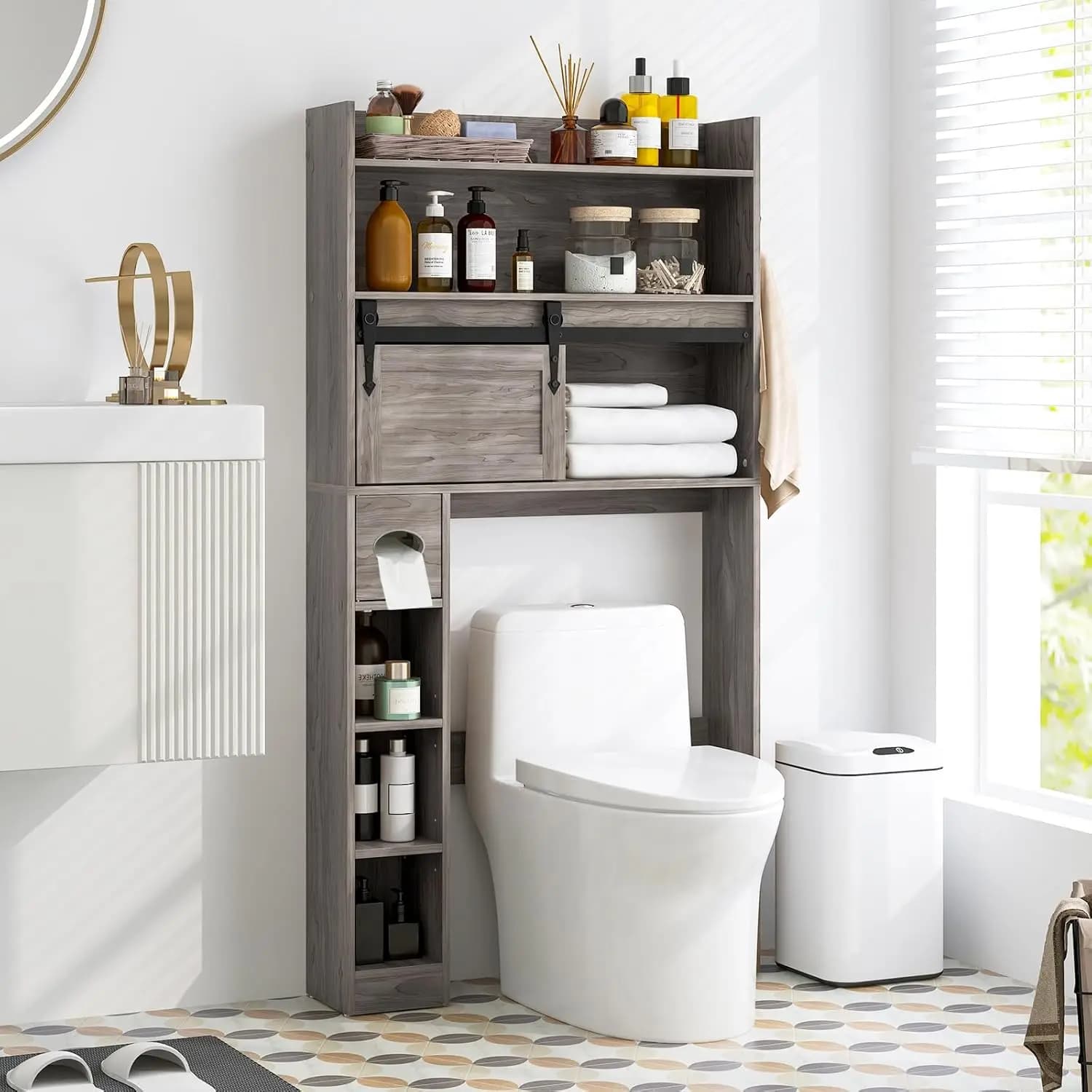 Mobiletto Salvaspazio Sopra il WC, Stile Rustico con Porta Scorrevole, Porta Carta Igienica, Ganci Laterali e Personalizzabile