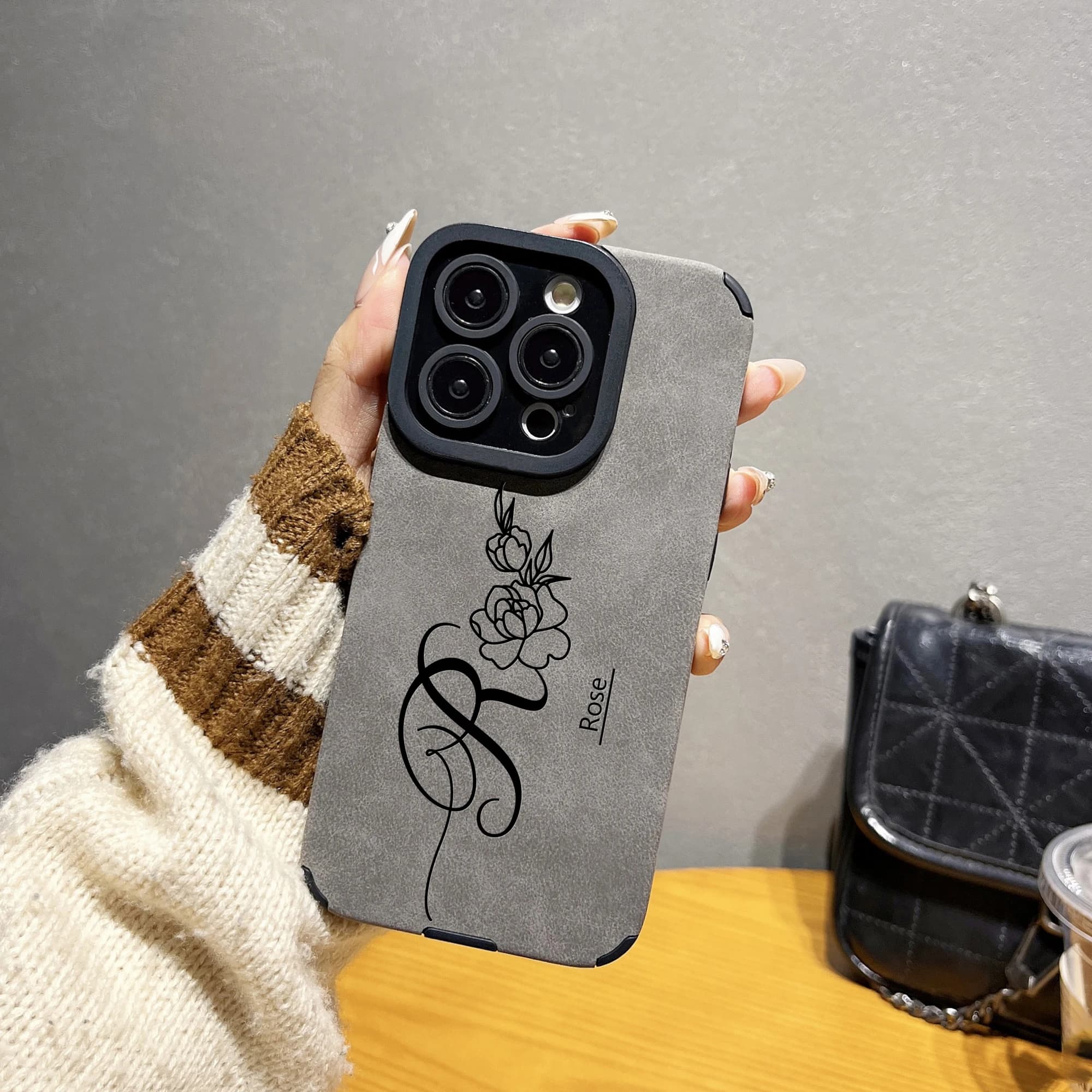Custodia per telefono con nome personalizzato con motivo rosa per iPhone 16 15 14 13 12 11 Pro Max Custodia per telefono antiurto con incisione laser in ecopelle