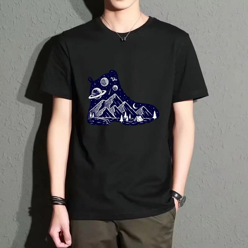 Men's Black Round-Neck Short-Sleeved T-Shirt, Starry Sky and Mountain Print Loose Top, Street Fashion Casual Versatile Style, Breathable and Comfortable Daily Outing Essential