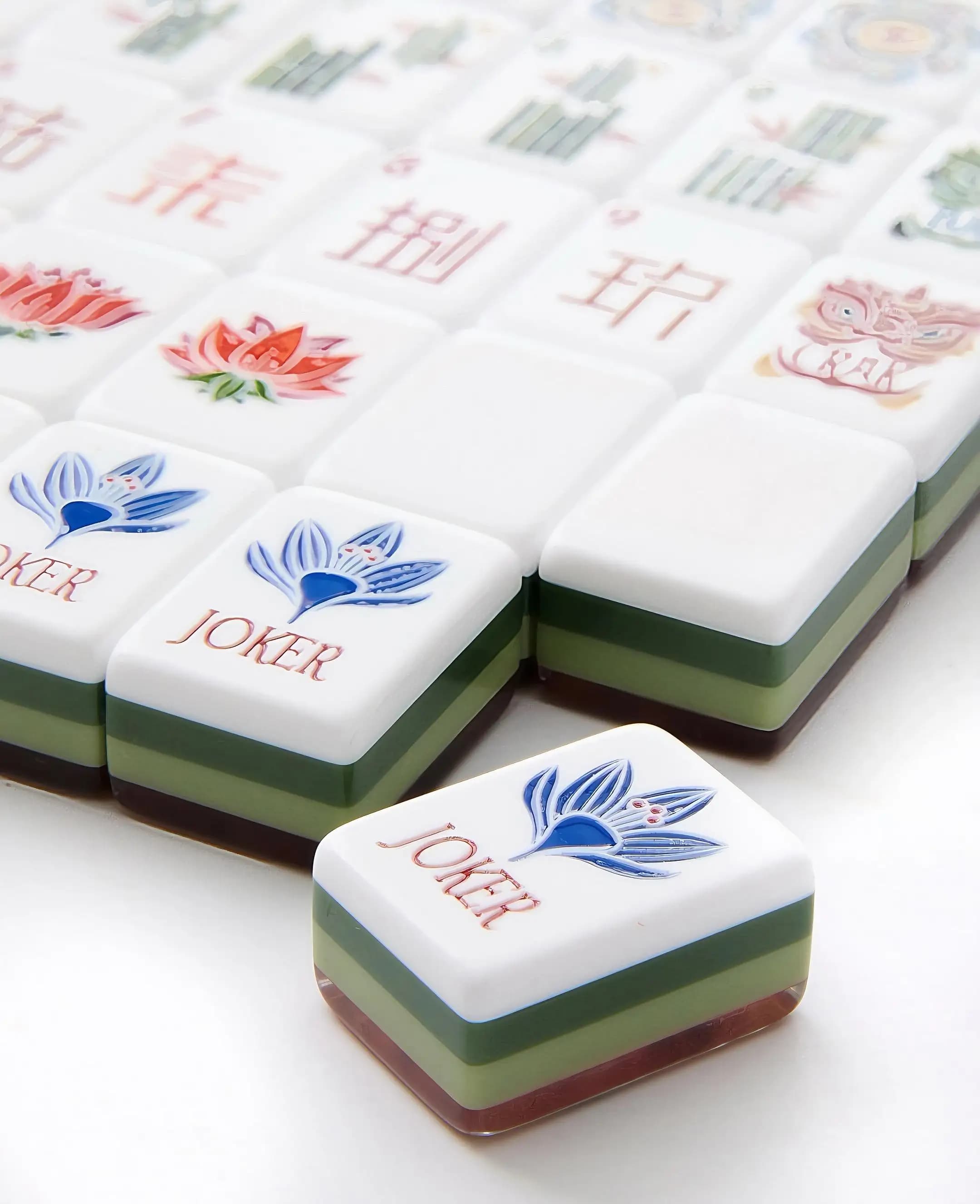 New Light Luxury 4-Layer Anti-Fading Portable Mahjong Set with 160 Tiles Wood Grain Design Multiplayer tabletop games
