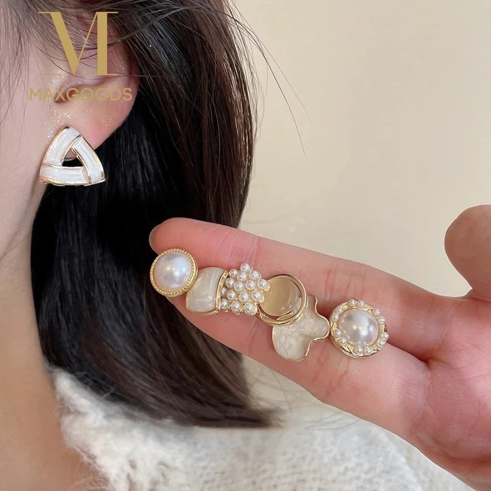 Gold Color Imitation Pearl Earrings Retro Style Geometry Trim Pearl Earrings Stud Luxury Design Simulated Pearl Earrings