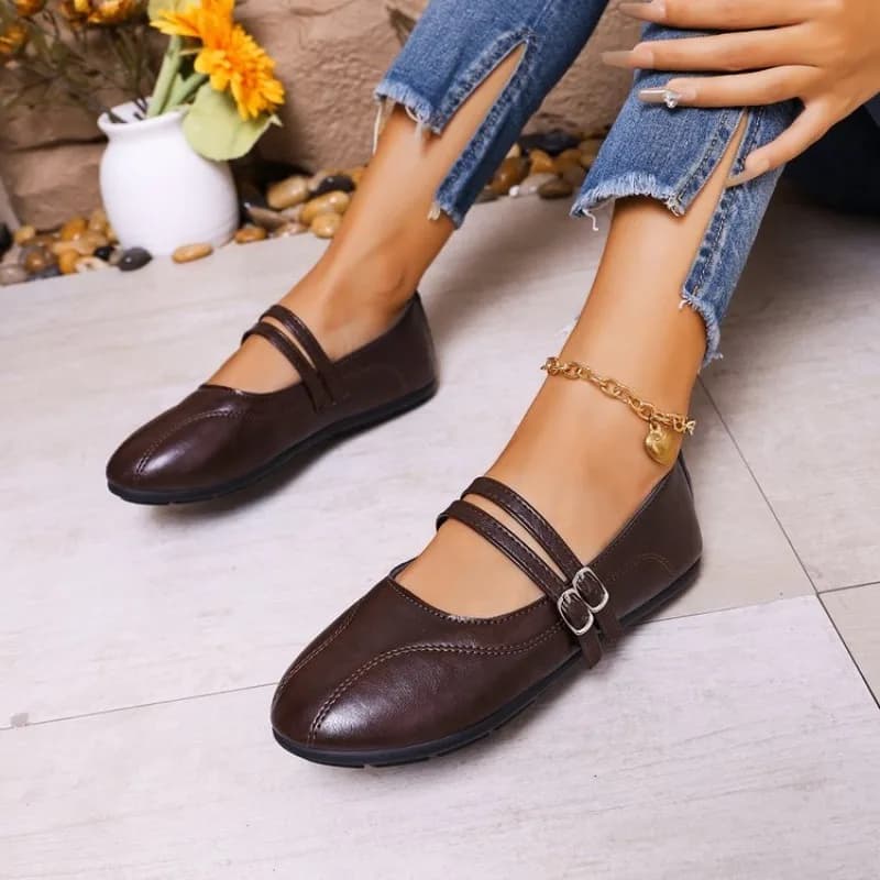 Women's Flat Shoes with Solid-coloredFashionable Soft Sole One-piece Slip-on Style for Casual Wear.