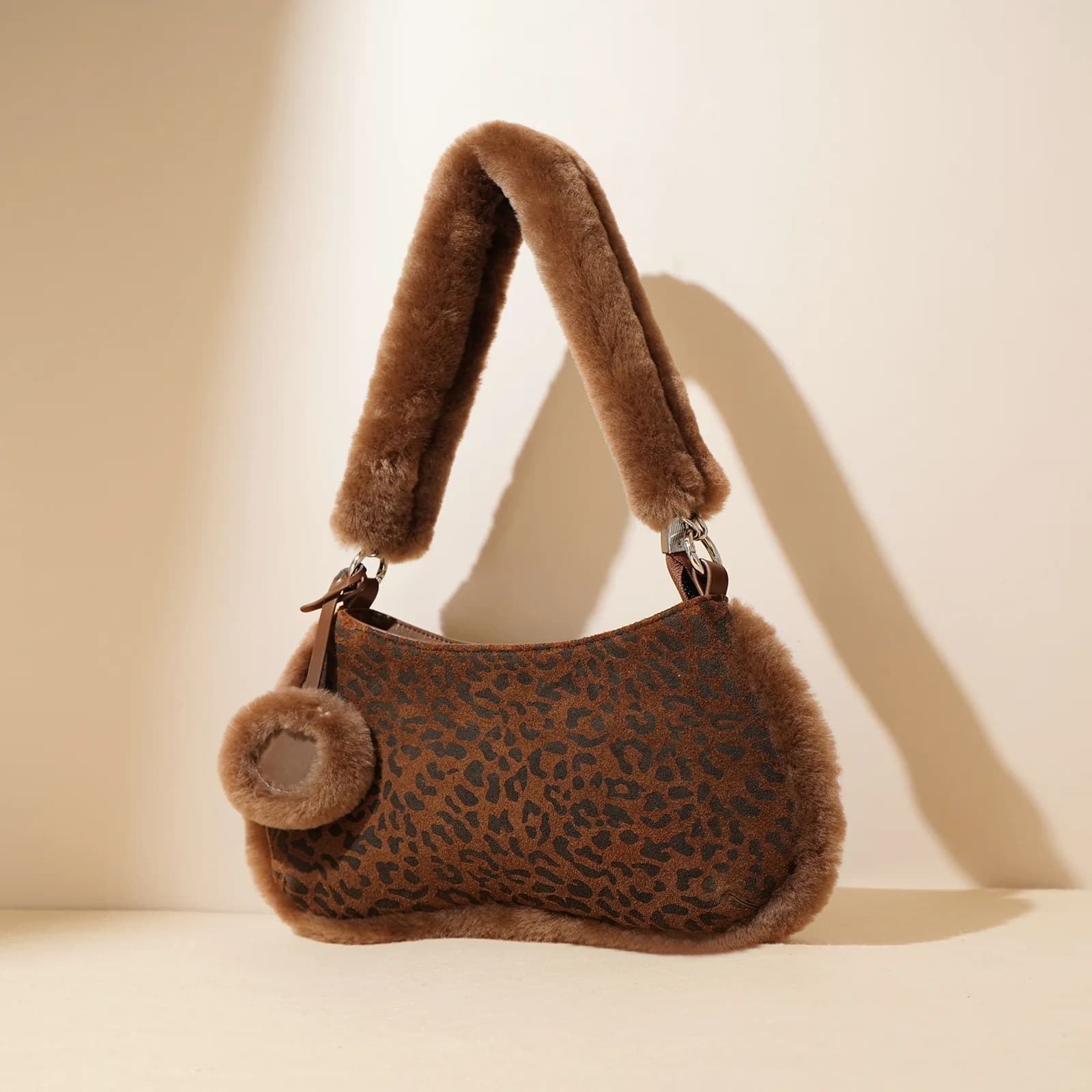 Borsa per pannolini espandibile, spazio extra quando necessario, si piega piatto per riporla, perfetta per piccole abitazioni, armadi e spazi limitati.