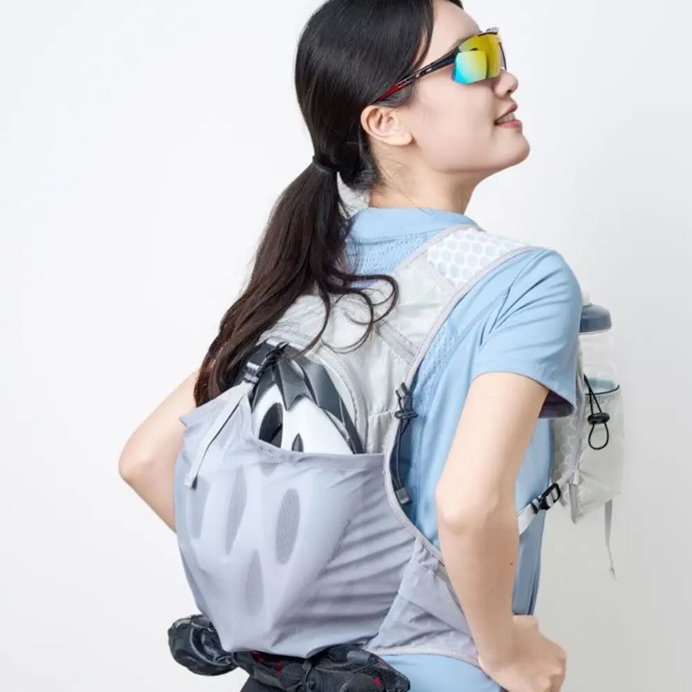 With reflective stripes Trail running backpack Adjustable breathable hydration vest Moisturizing system Waterproof hydration package