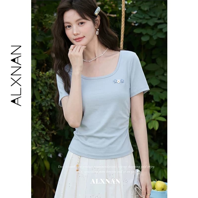 ALXNAN T-shirt da donna azzurra 2026 estiva slim-fit cropped con spalle regolari, top elegante a maniche corte, L65750A