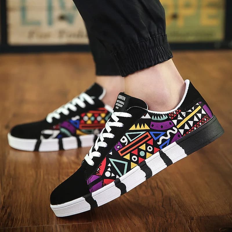 Scarpe da ginnastica da uomo Scarpe di tela Graffiti Moda Scarpe casual nere Scarpe vulcanizzate stringate Designer Scarpe piatte da uomo Tenis Masculino
