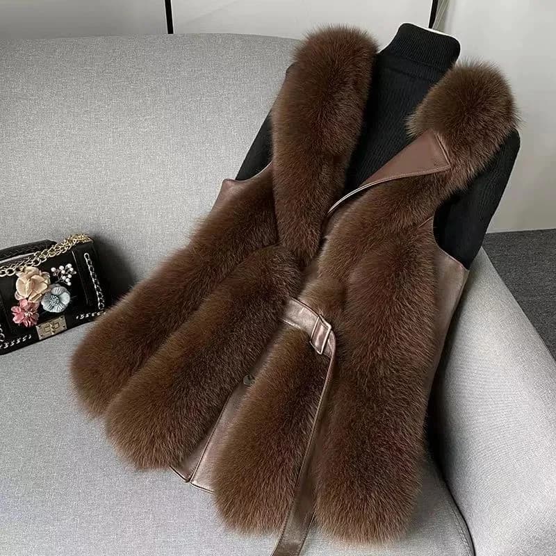 Nuovo gilet in pelliccia di volpe ad alta imitazione per le donne Cappotto senza maniche caldo giovane moda versatile di fascia alta 2025 Autunno/Inverno Nuovo