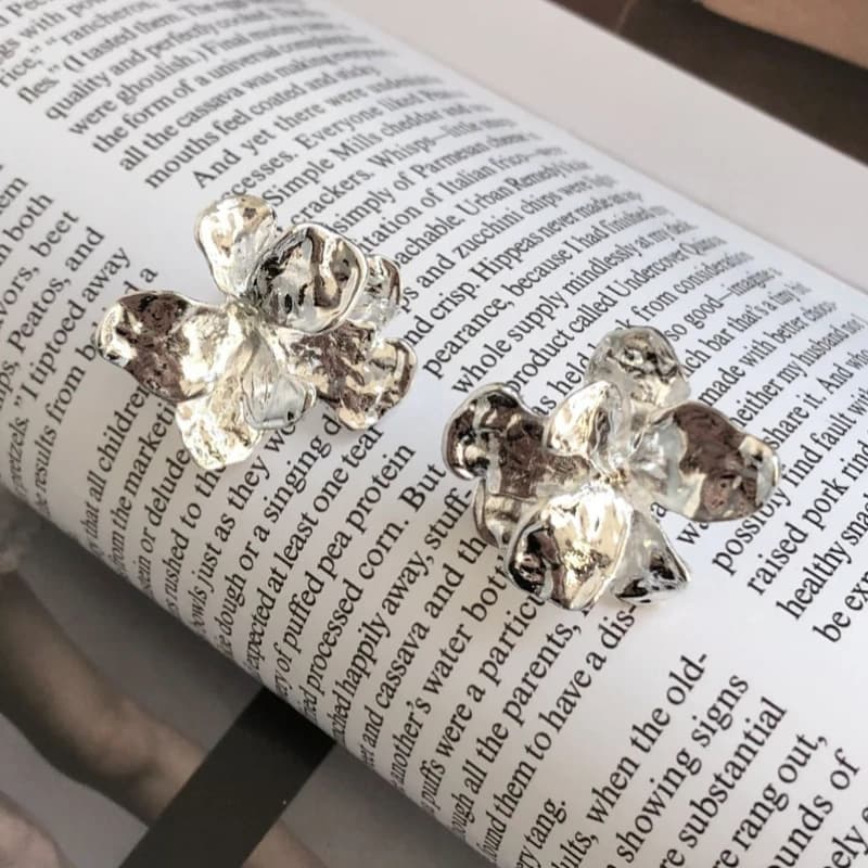 Metal Irregular Pleated Stud Earrings for Women Exaggerated Geometric Gold Color Large Earrings Party Wedding Jewelry Gift