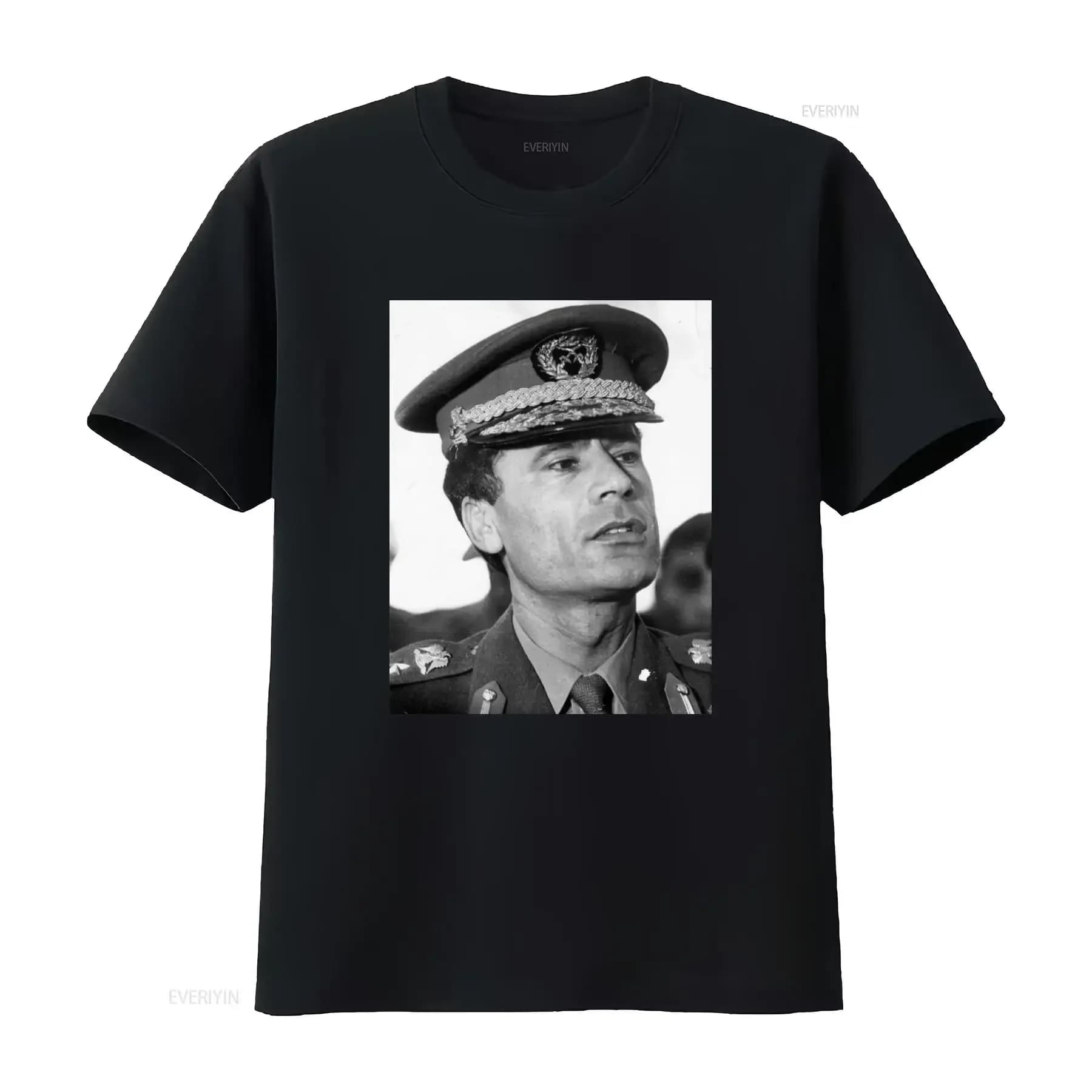 T-shirt vintage GADDAFI Young Maummar bianco e nero, lavata, versatile, comoda, unisex, casual, abbigliamento firmato