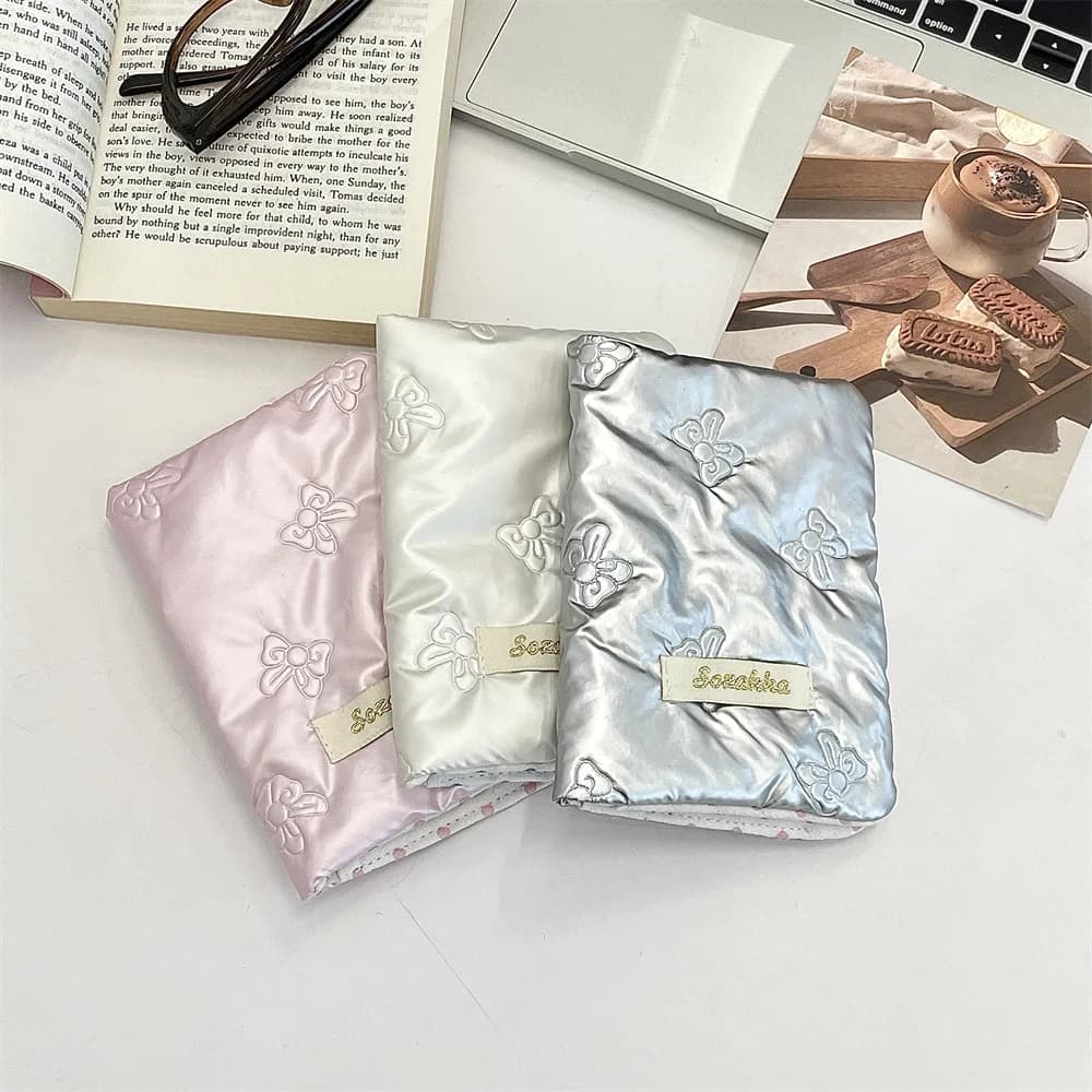 1Pc carino coreano Ins-style trapuntato lucido PU porta passaporto chic argento ID porta carte di credito per ragazza biglietto d'aria organizzatore di contanti
