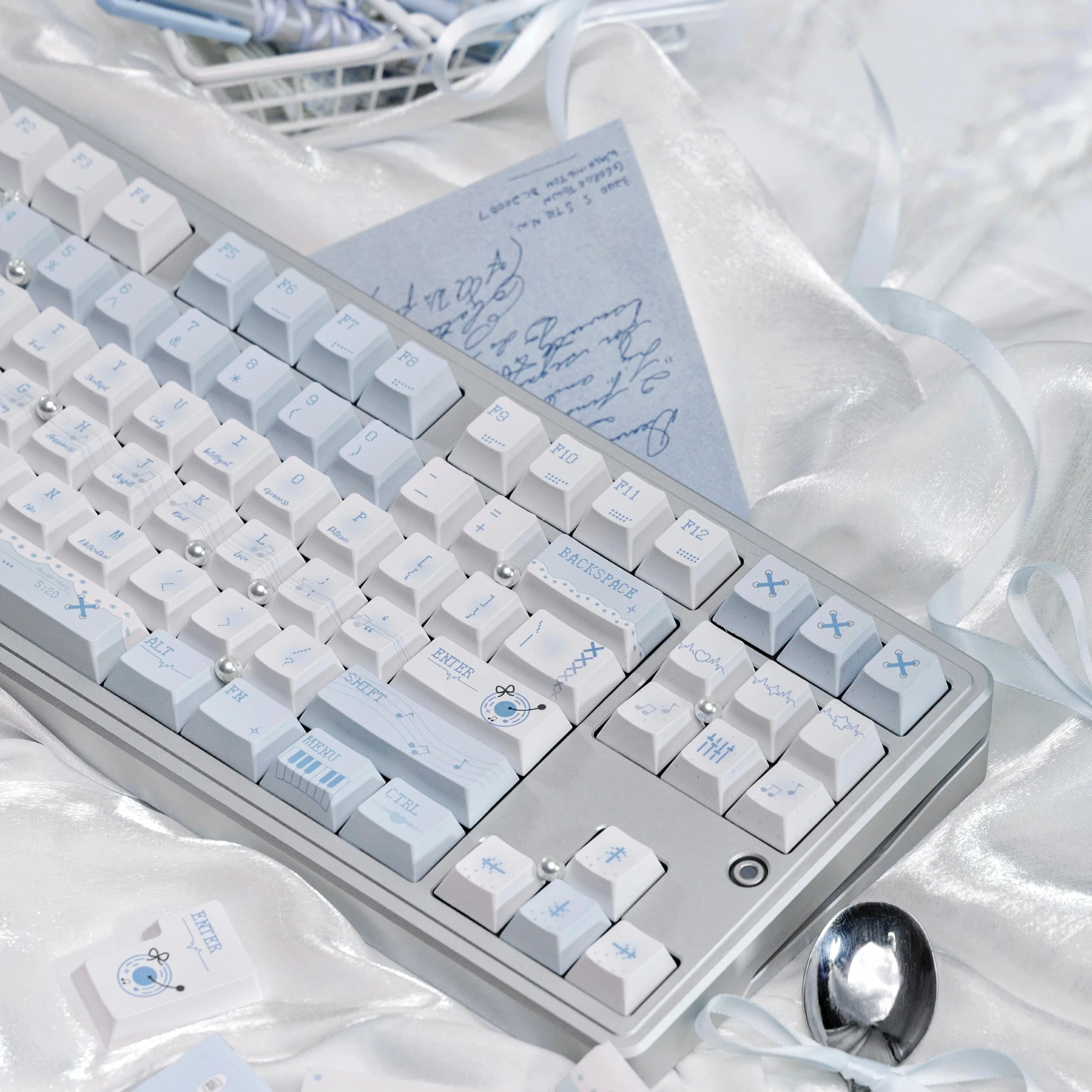 Covers with blue opening, custom keyboard Copritasti with musical note for blue and white PBT original simple