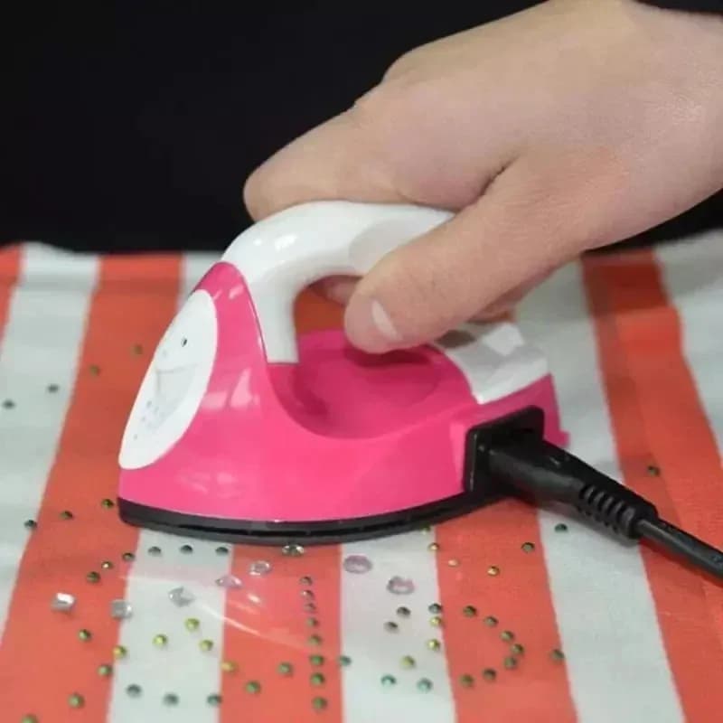 Ferro da Stiro Mini Portatile a Doppia Tensione con Spegnimento Automatico, Compatta Vaporiera per Vestiti, Cucito e Viaggi di Lavoro
